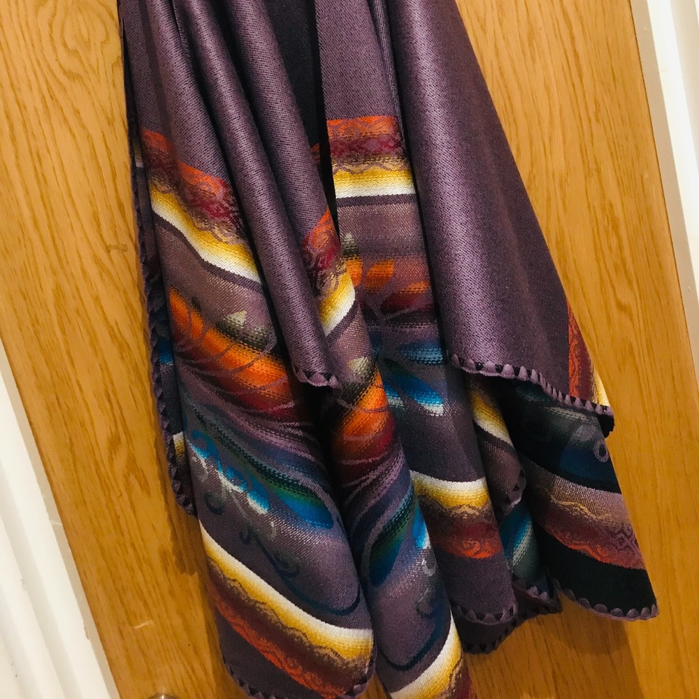 REVERSIBLE Handcrafted Ecuadorian Alpaca Wool Cape